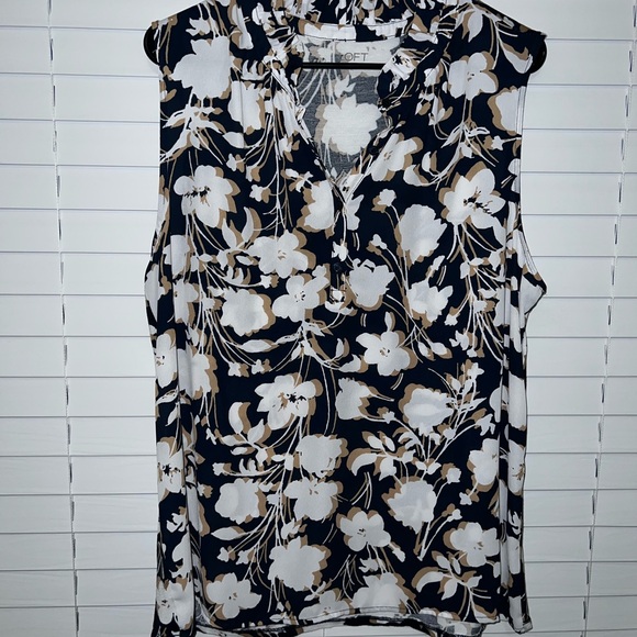 LOFT Floral Sleeveless Blouse - Picture 2 of 5